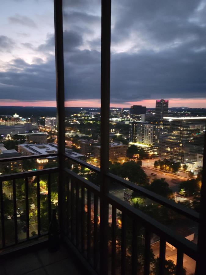 Modern Designed Dtwn Condo With A 99 Percent Walk Score Атланта Екстер'єр фото