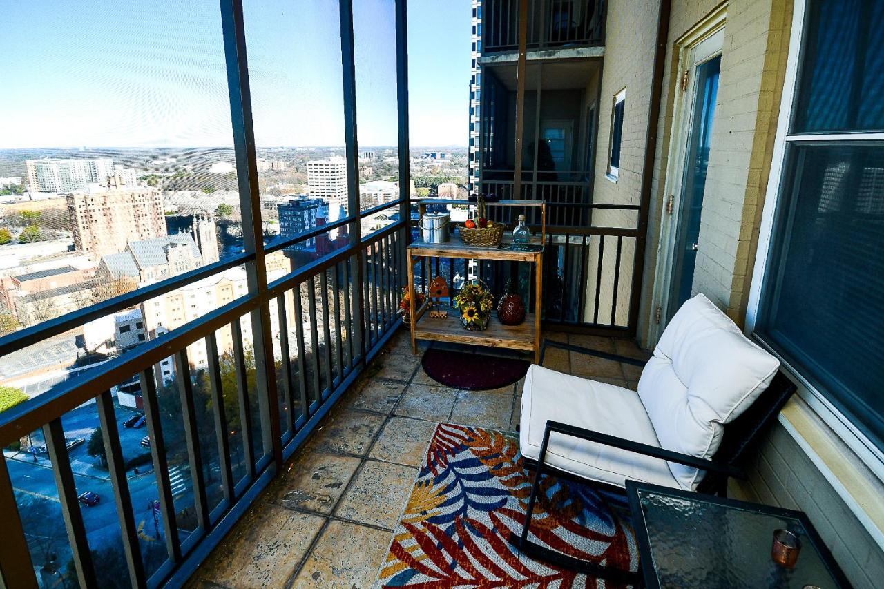 Modern Designed Dtwn Condo With A 99 Percent Walk Score Атланта Екстер'єр фото